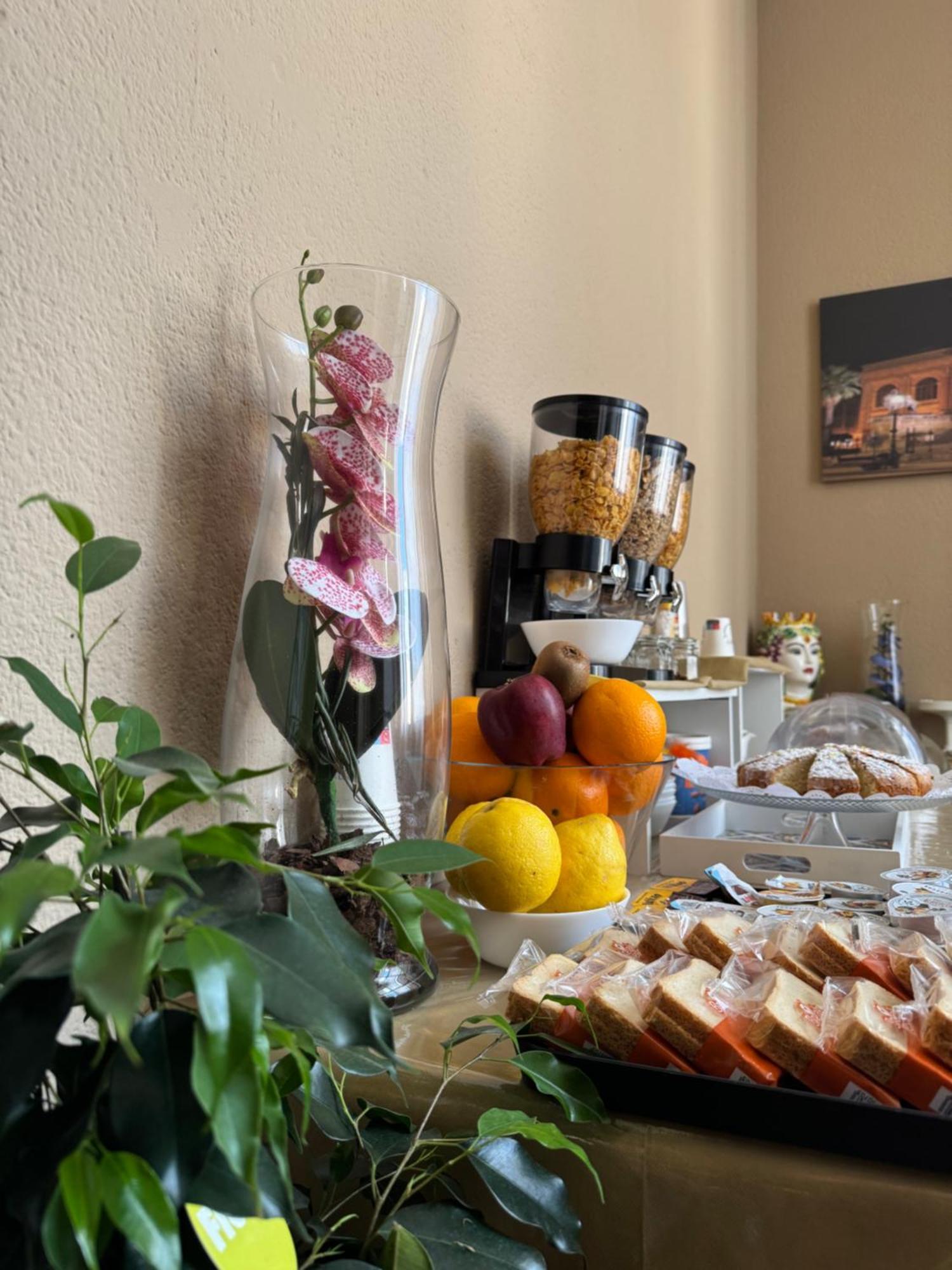 Crispi 120 Rooms New Opening Παλέρμο Εξωτερικό φωτογραφία